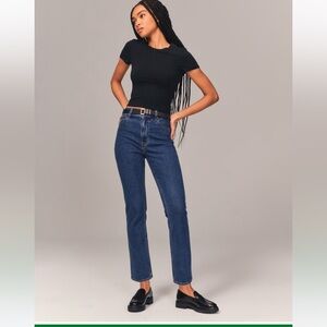 Abercrombie & Fitch Ultra High Rise Ankle Straight Jean Color DARK size 27
